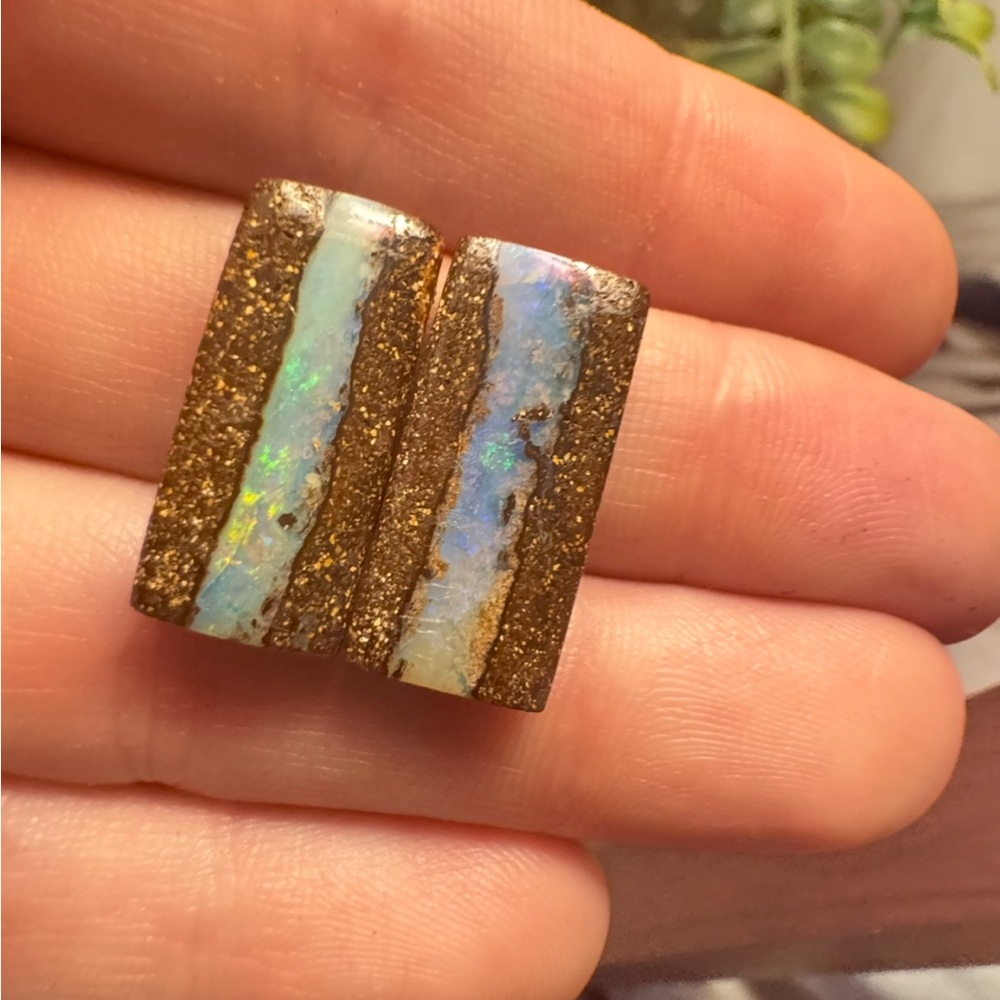 21.00 ctw genuine seto of boulder opals loose. Flashy - Picture 2 of 11